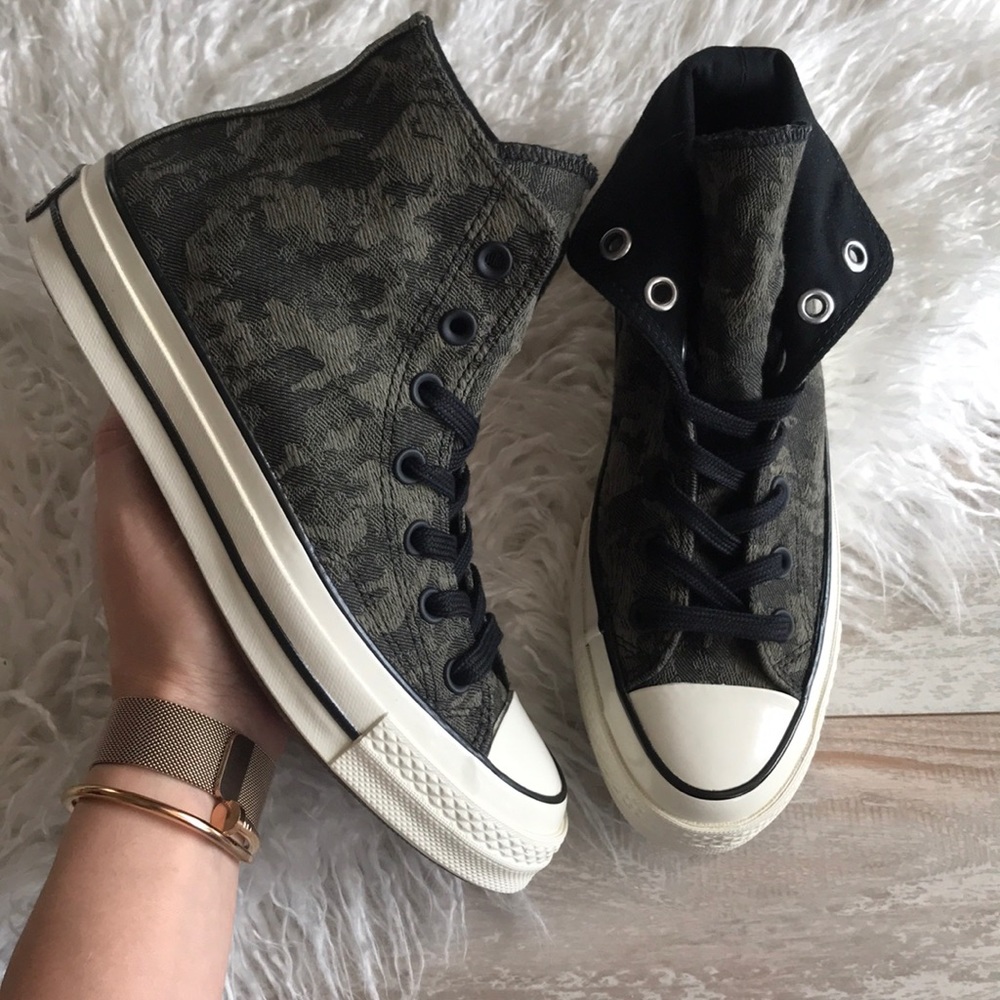 NWT Converse camo hi Tops - Picture 3 of 7